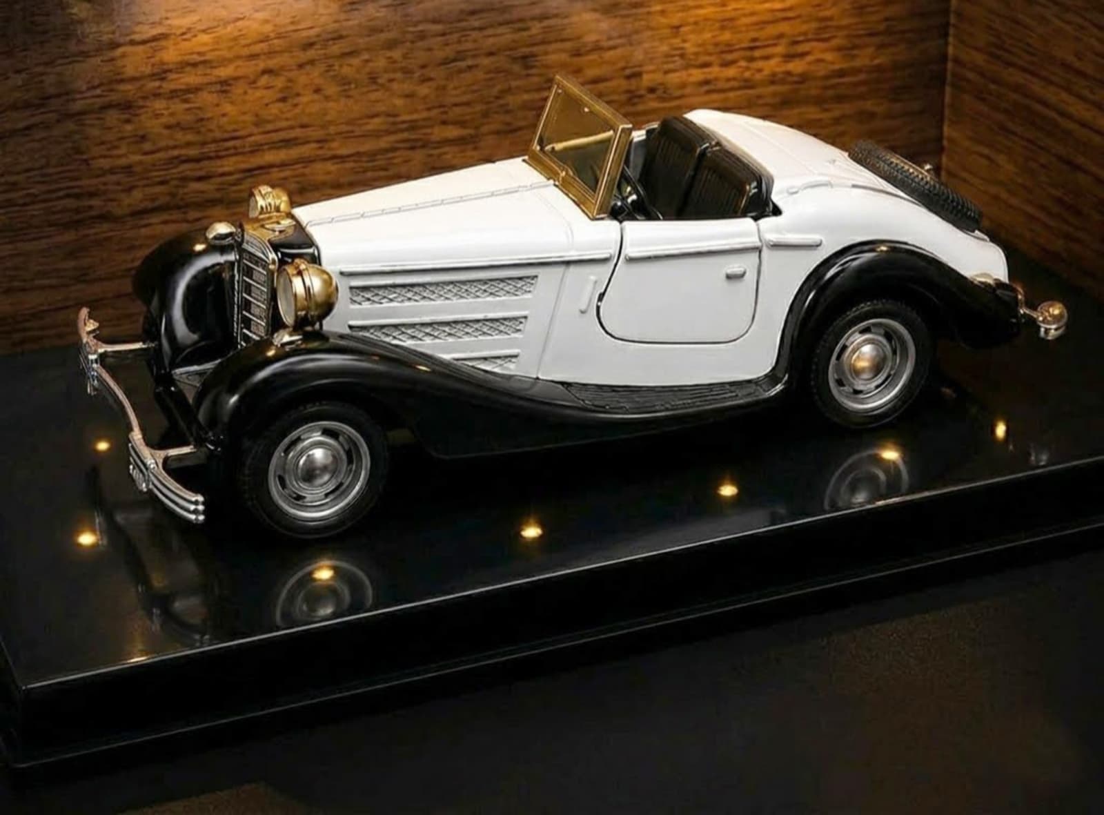 Classic Roadster die cast car