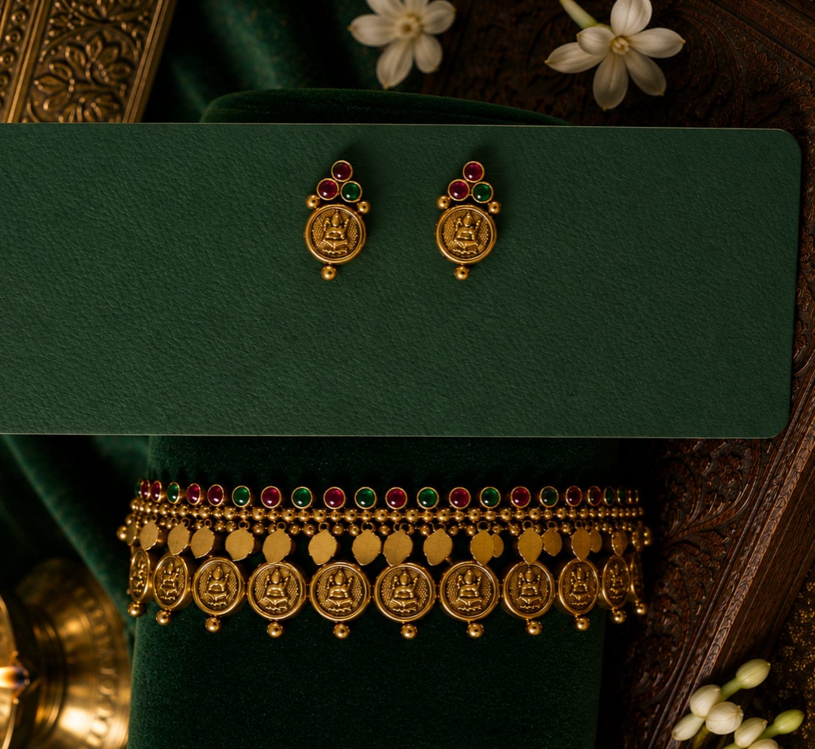 Traditional necklace